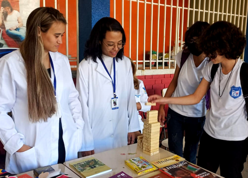 Funorte E Fasi Levam Mostra De Profiss Es Para Escola Normal Funorte